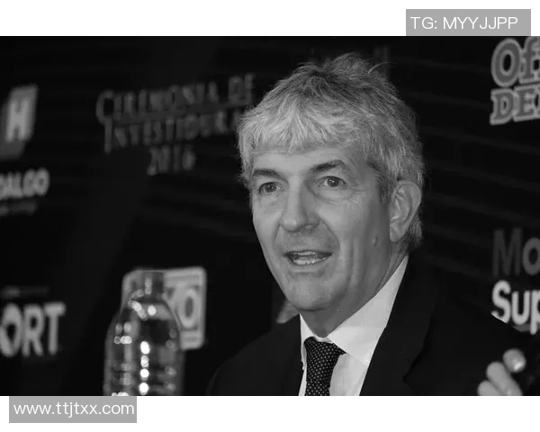 如何绘制足球明星罗西的生动形象与艺术风格解析 如何绘制足球明星罗西的生动形象与艺术风格解析